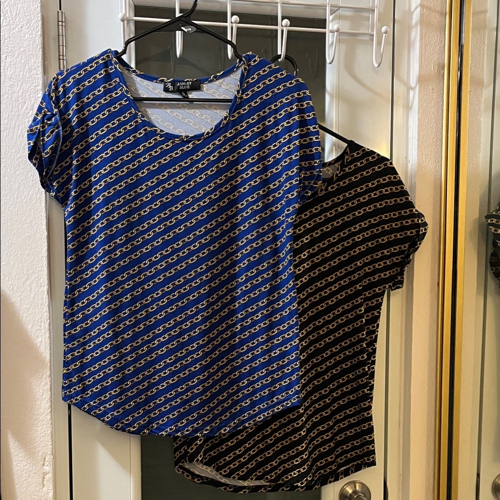 Chain Pattern Short Sleeve Tops in Blue and Black